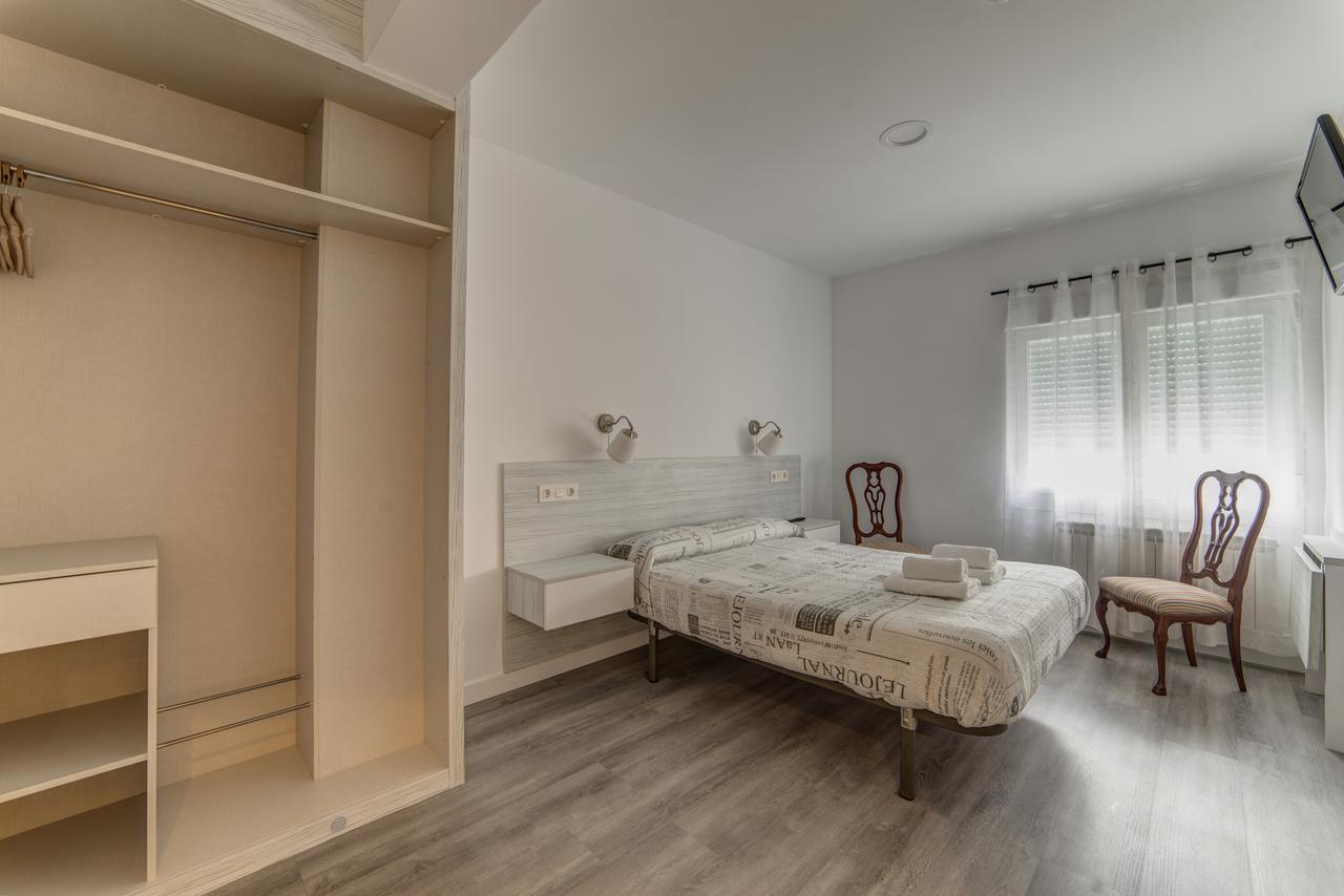 Hostal Lar Ξενοδοχείο Burgo Εξωτερικό φωτογραφία