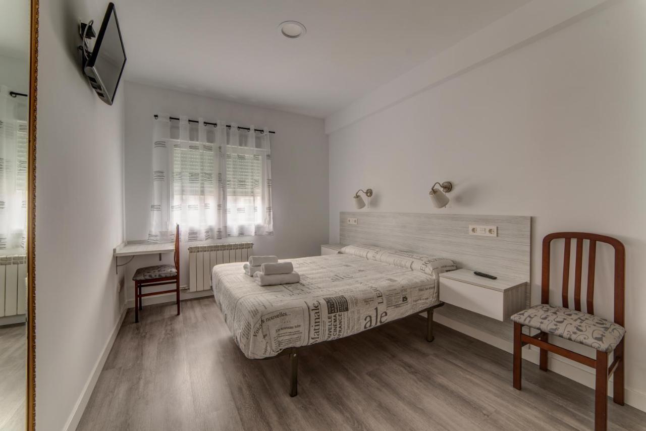 Hostal Lar Ξενοδοχείο Burgo Εξωτερικό φωτογραφία