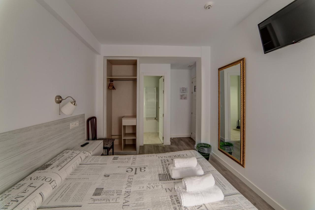 Hostal Lar Ξενοδοχείο Burgo Εξωτερικό φωτογραφία