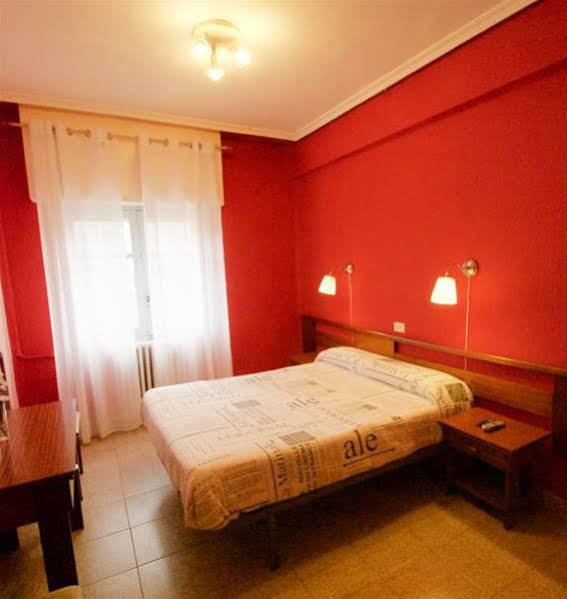 Hostal Lar Ξενοδοχείο Burgo Εξωτερικό φωτογραφία