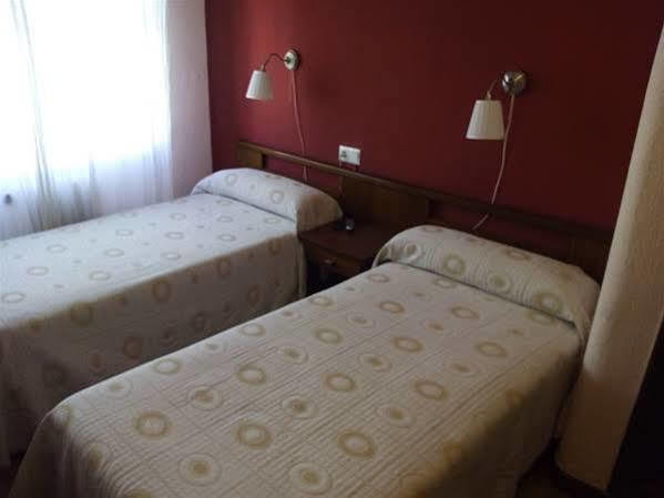 Hostal Lar Ξενοδοχείο Burgo Εξωτερικό φωτογραφία